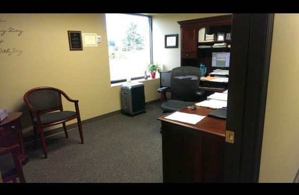 2 Country Club Cir, Maumelle, AR 72113